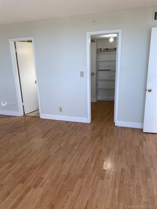 Recently Rented: $1,150 (1 beds, 1 baths, 822 Square Feet)