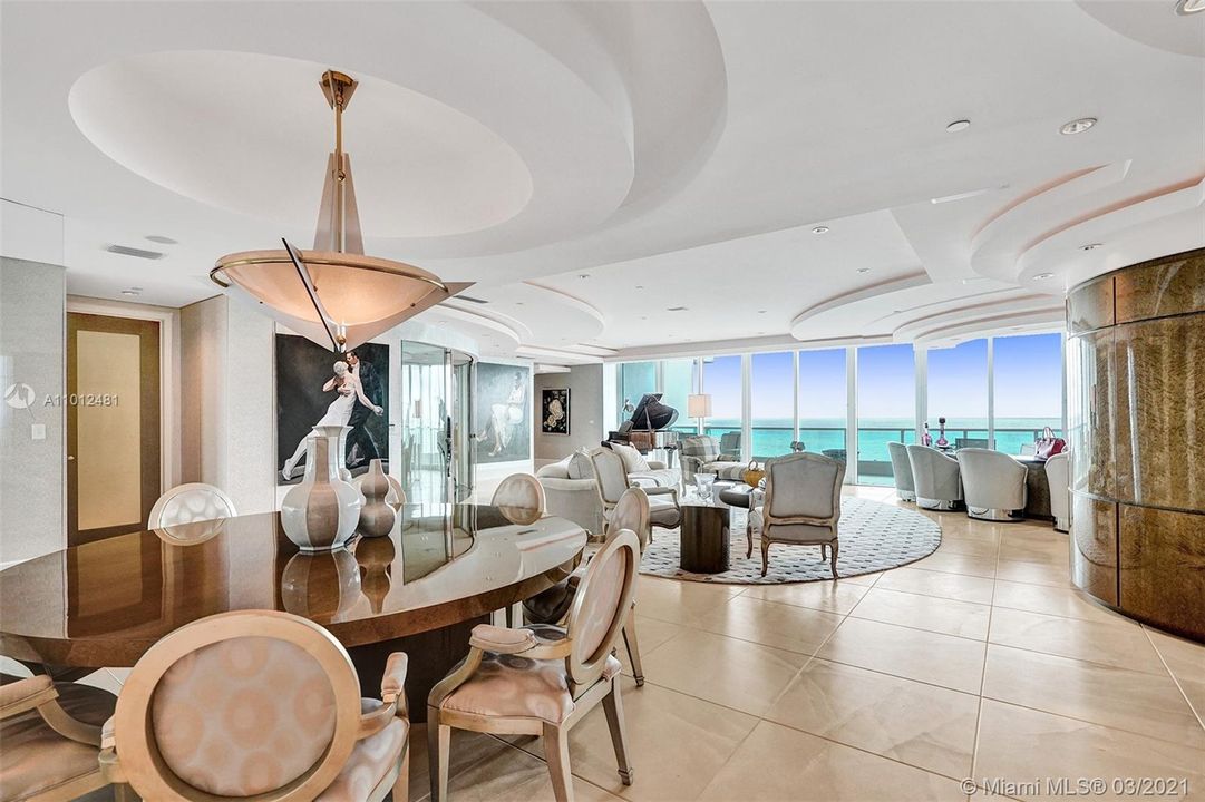 Recently Sold: $3,450,000 (3 beds, 4 baths, 4680 Square Feet)