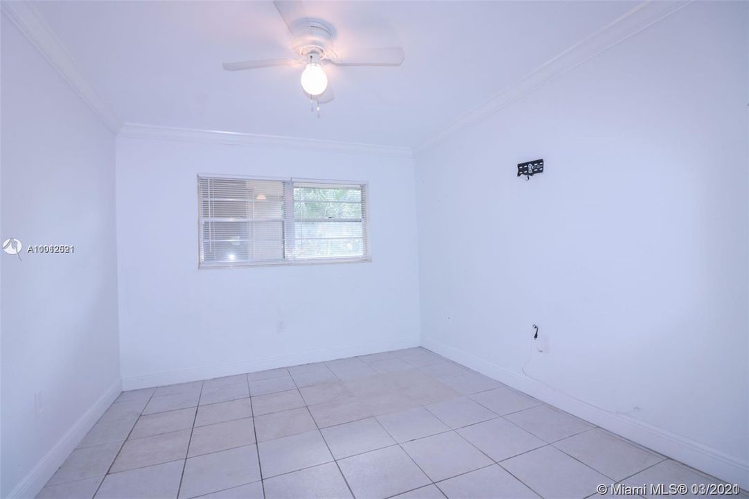 Recently Rented: $1,400 (2 beds, 1 baths, 6864 Square Feet)