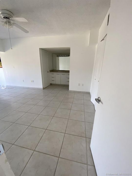 Recently Rented: $3,700 (3 beds, 2 baths, 1700 Square Feet)