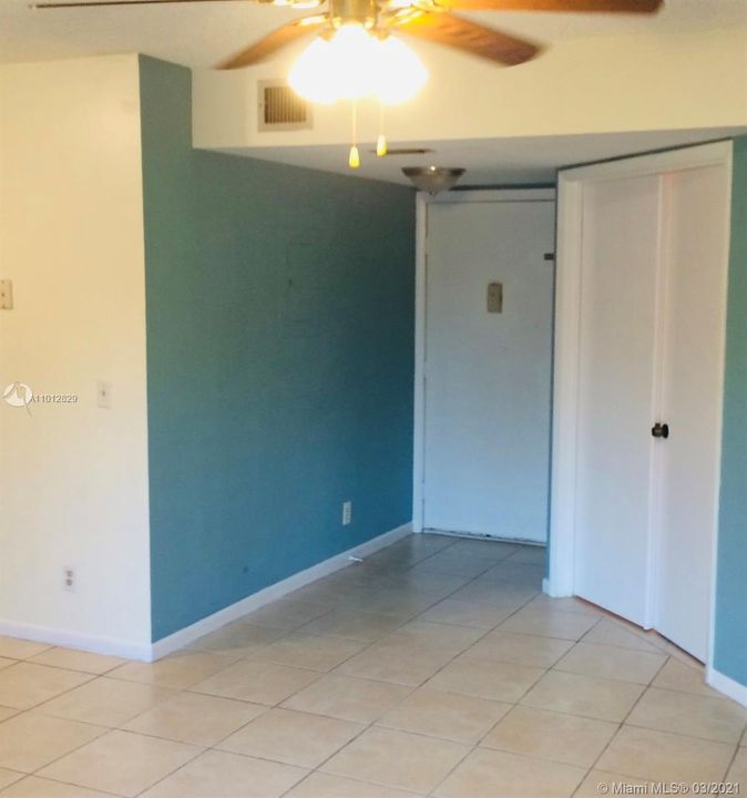 Recently Rented: $1,550 (2 beds, 2 baths, 906 Square Feet)