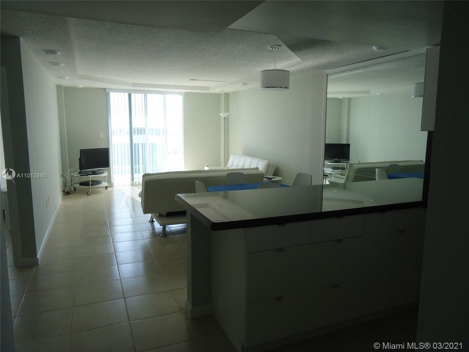 Recently Rented: $1,650 (1 beds, 1 baths, 760 Square Feet)