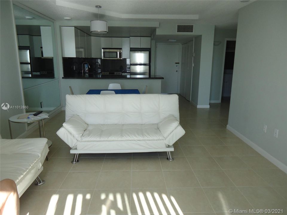 Recently Rented: $1,650 (1 beds, 1 baths, 760 Square Feet)