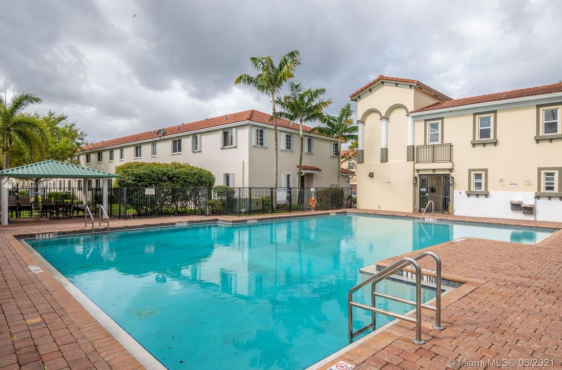 Недавно продано: $225,000 (3 спален, 2 ванн, 1419 Квадратных фут)