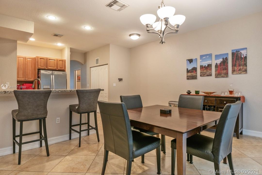 Недавно продано: $225,000 (3 спален, 2 ванн, 1419 Квадратных фут)