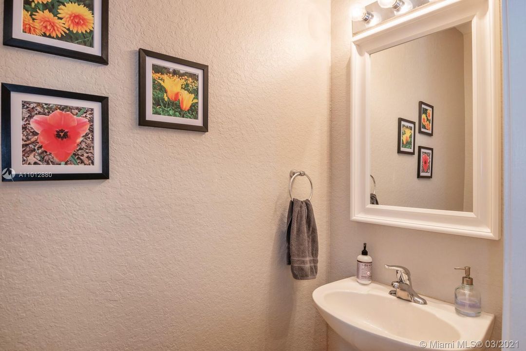 Недавно продано: $225,000 (3 спален, 2 ванн, 1419 Квадратных фут)