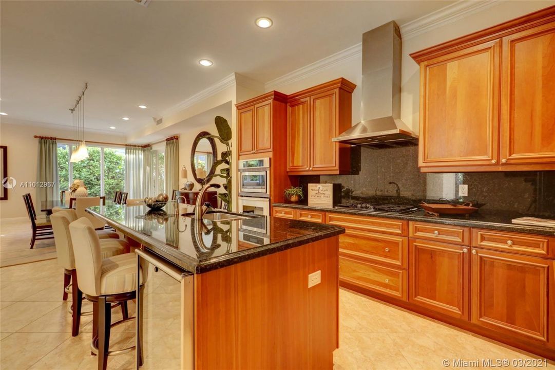 Недавно продано: $1,495,000 (3 спален, 4 ванн, 3110 Квадратных фут)