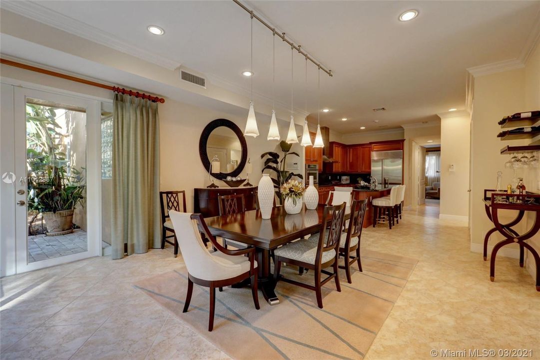 Недавно продано: $1,495,000 (3 спален, 4 ванн, 3110 Квадратных фут)