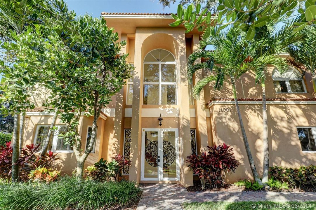 Недавно продано: $1,495,000 (3 спален, 4 ванн, 3110 Квадратных фут)