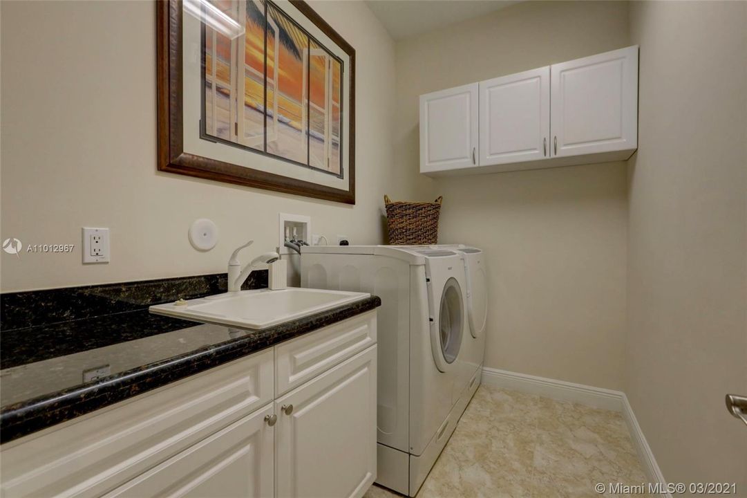 Недавно продано: $1,495,000 (3 спален, 4 ванн, 3110 Квадратных фут)