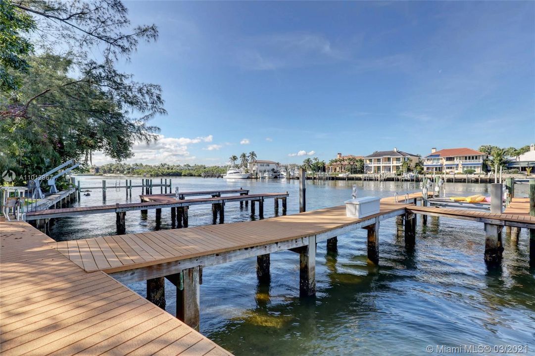 Недавно продано: $1,495,000 (3 спален, 4 ванн, 3110 Квадратных фут)