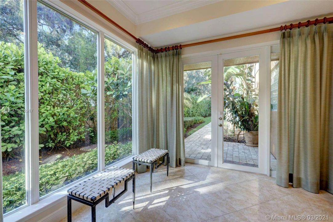 Недавно продано: $1,495,000 (3 спален, 4 ванн, 3110 Квадратных фут)