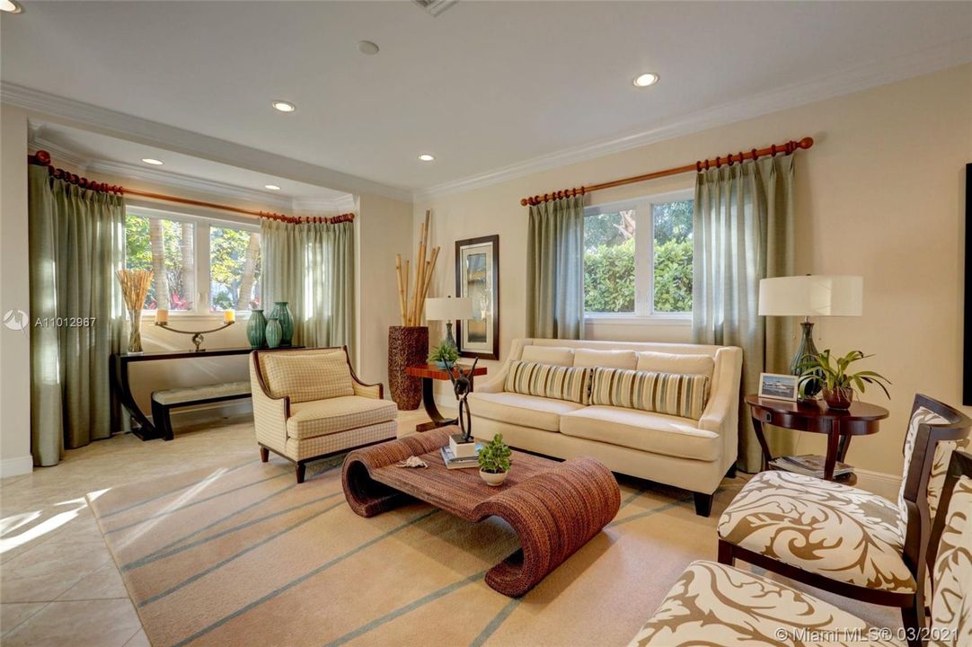 Недавно продано: $1,495,000 (3 спален, 4 ванн, 3110 Квадратных фут)