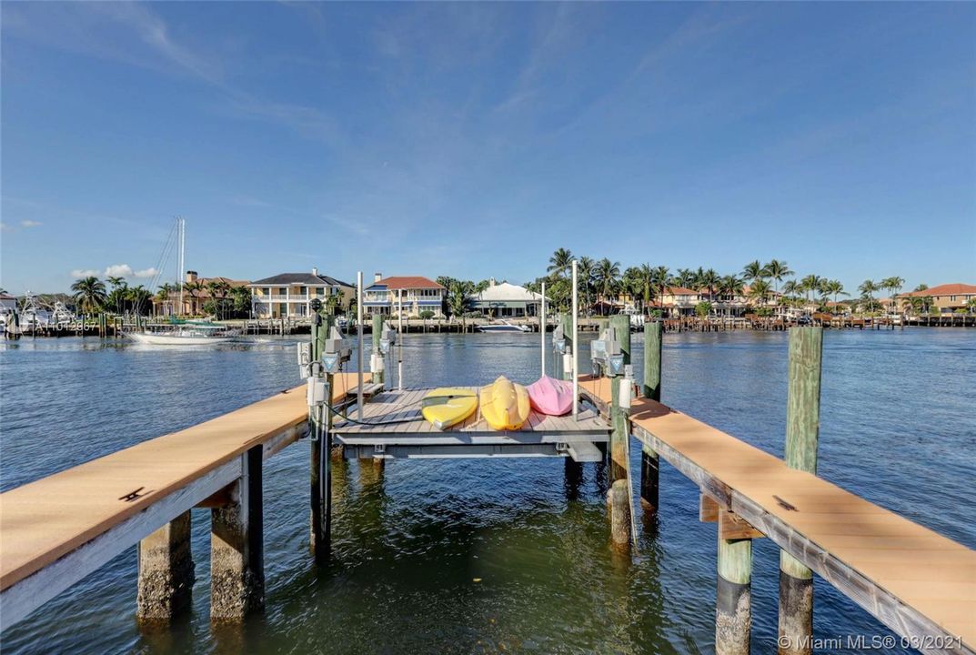 Недавно продано: $1,495,000 (3 спален, 4 ванн, 3110 Квадратных фут)