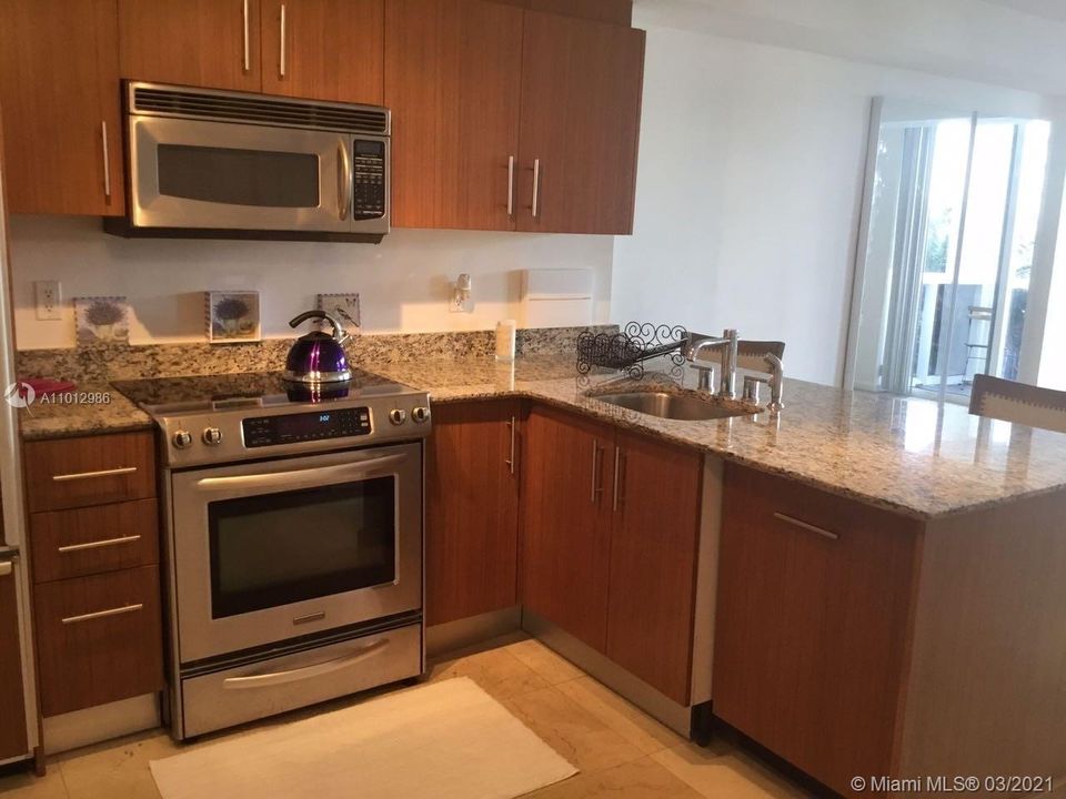Recently Rented: $1,950 (0 beds, 1 baths, 481 Square Feet)