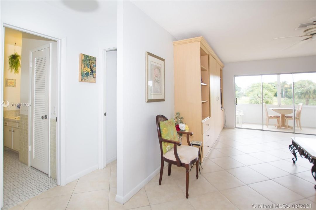 Recently Sold: $90,000 (1 beds, 1 baths, 804 Square Feet)