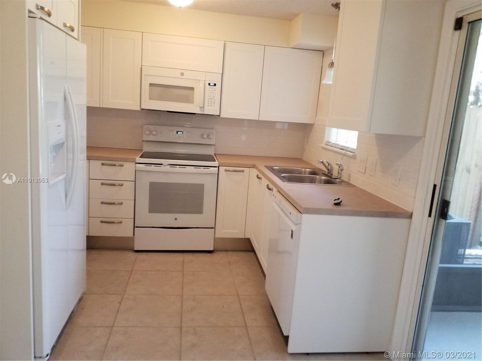Недавно арендовано: $1,550 (2 спален, 2 ванн, 876 Квадратных фут)