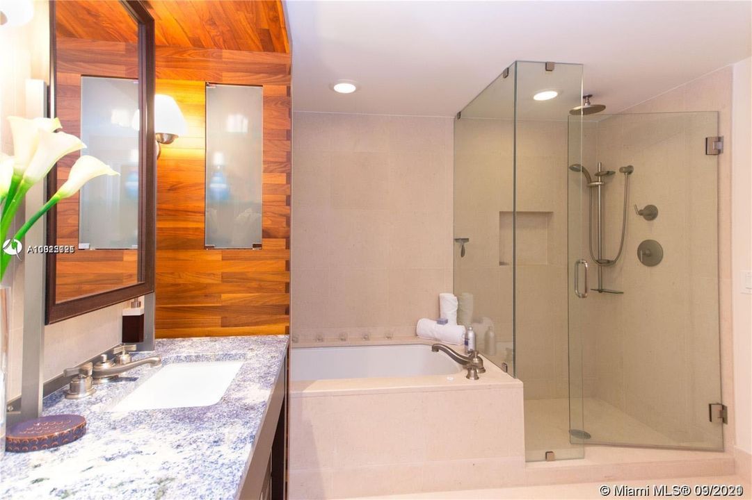 最近租的: $6,000 (2 贝兹, 2 浴室, 1280 平方英尺)