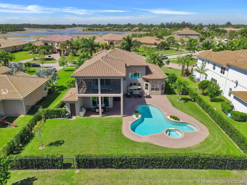 Recently Sold: $1,275,000 (5 beds, 5 baths, 4837 Square Feet)