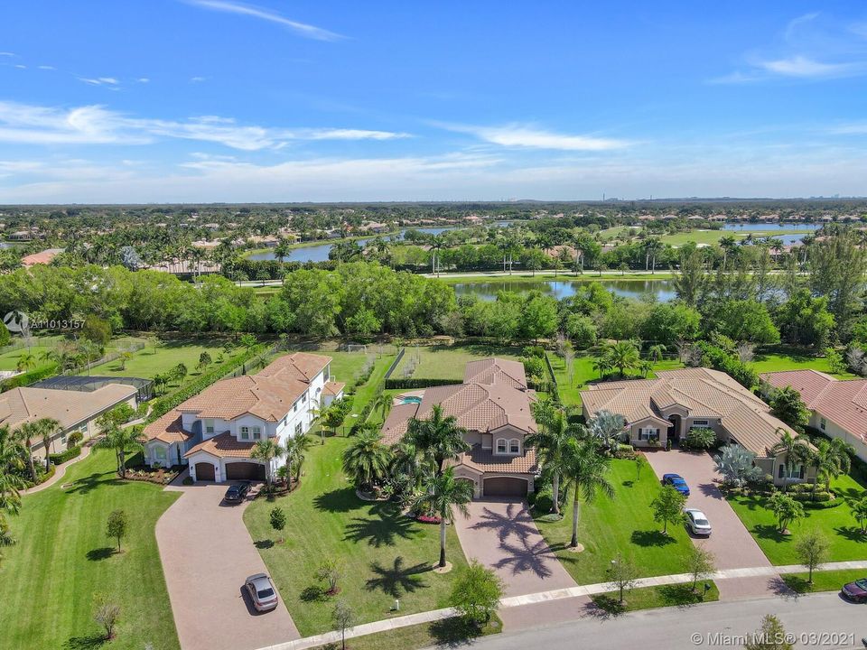 Recently Sold: $1,275,000 (5 beds, 5 baths, 4837 Square Feet)