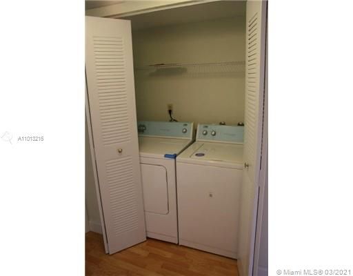 Recently Rented: $1,380 (1 beds, 1 baths, 810 Square Feet)