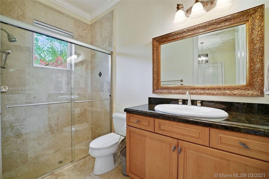 最近售出: $3,800,000 (6 贝兹, 6 浴室, 7543 平方英尺)