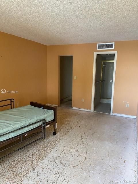 Recently Sold: $115,000 (2 beds, 2 baths, 906 Square Feet)