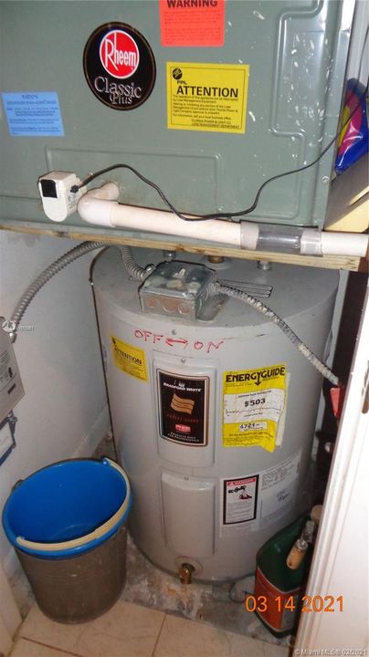 Hot water tank