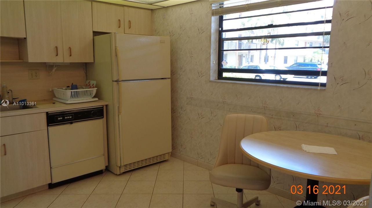 Eat in Kitchen with a window