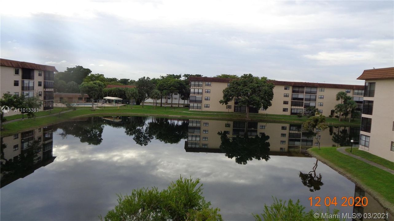 walking paths around ponds