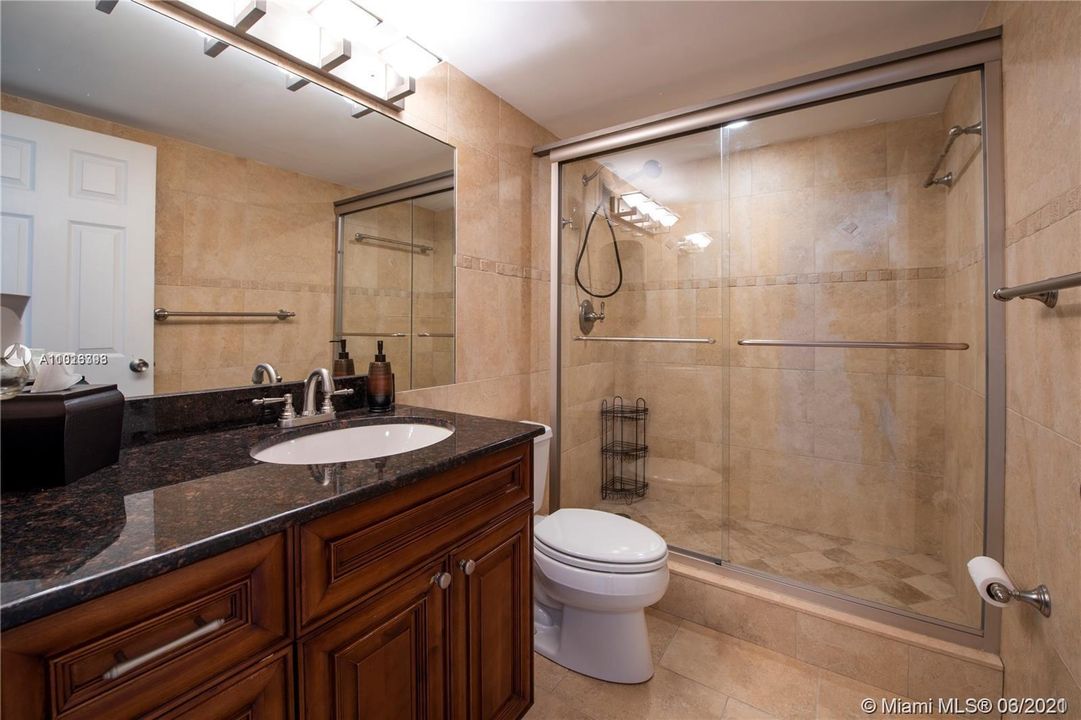 最近售出: $635,000 (3 贝兹, 2 浴室, 1700 平方英尺)
