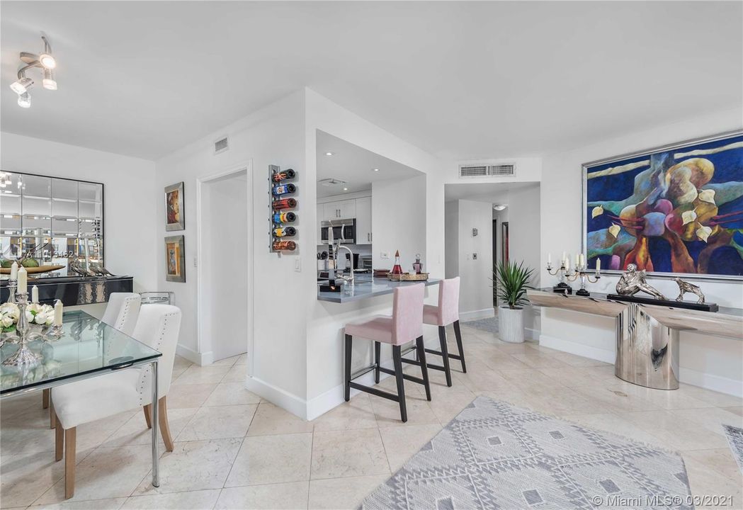 Recently Sold: $395,000 (1 beds, 1 baths, 1001 Square Feet)