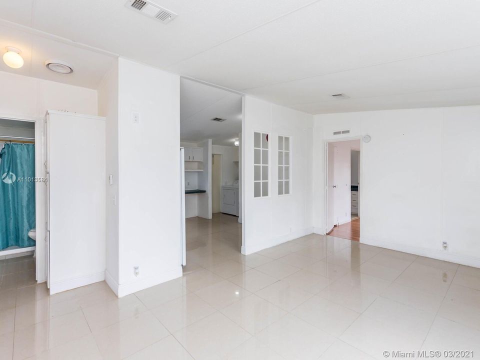 Vendido Recientemente: $75,000 (3 camas, 2 baños, 5169 Pies cuadrados)