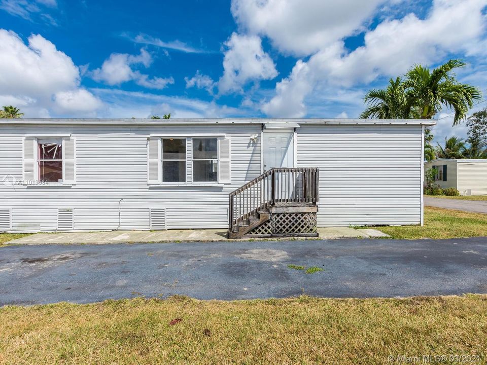 Vendido Recientemente: $75,000 (3 camas, 2 baños, 5169 Pies cuadrados)