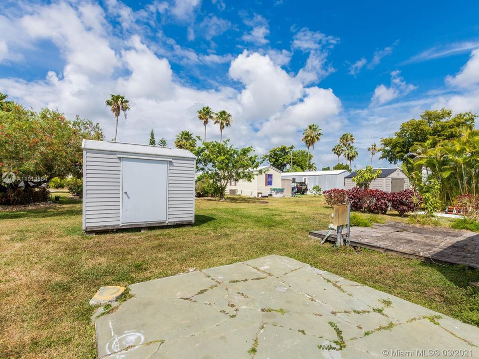 Vendido Recientemente: $75,000 (3 camas, 2 baños, 5169 Pies cuadrados)