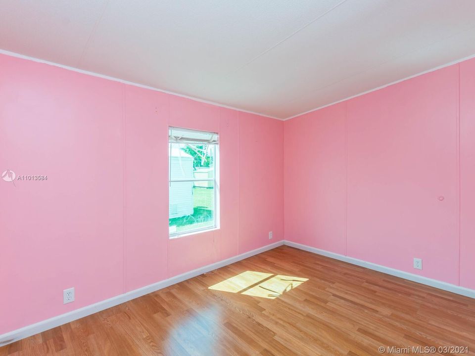 Vendido Recientemente: $75,000 (3 camas, 2 baños, 5169 Pies cuadrados)