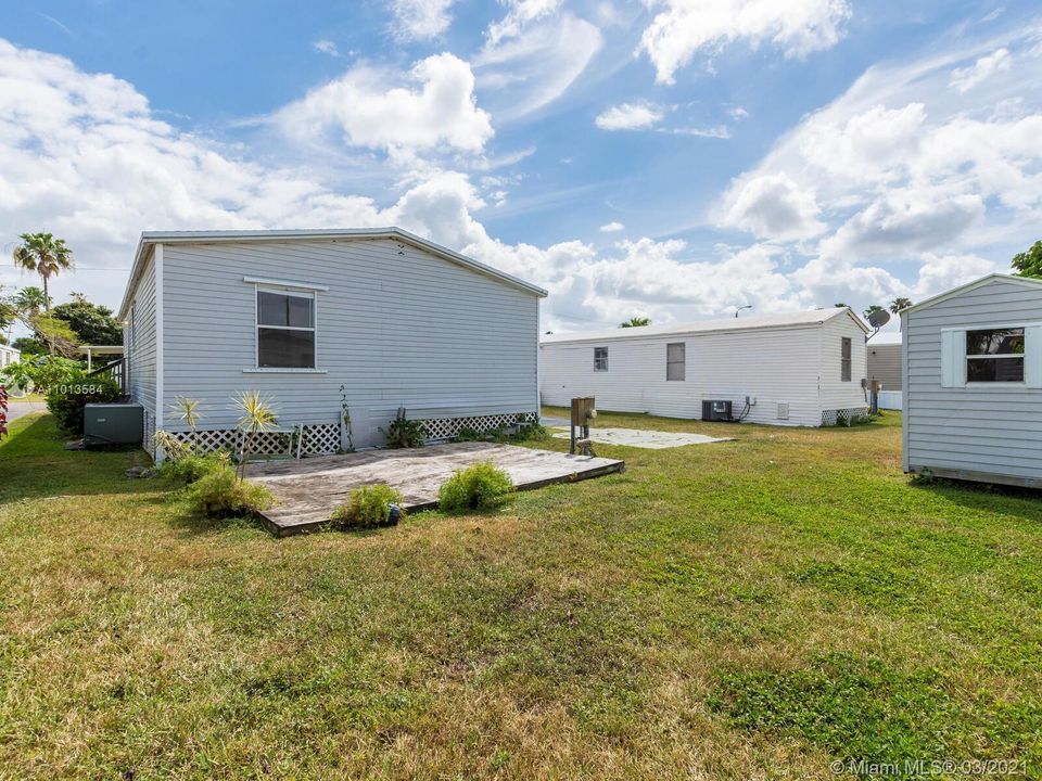 Vendido Recientemente: $75,000 (3 camas, 2 baños, 5169 Pies cuadrados)