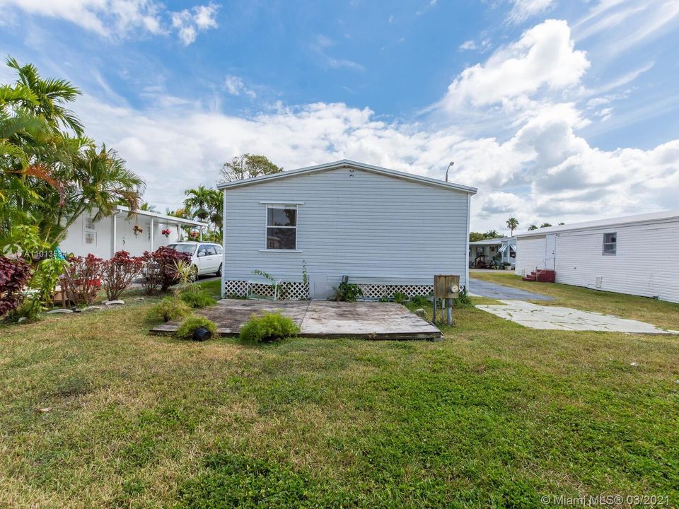 Vendido Recientemente: $75,000 (3 camas, 2 baños, 5169 Pies cuadrados)