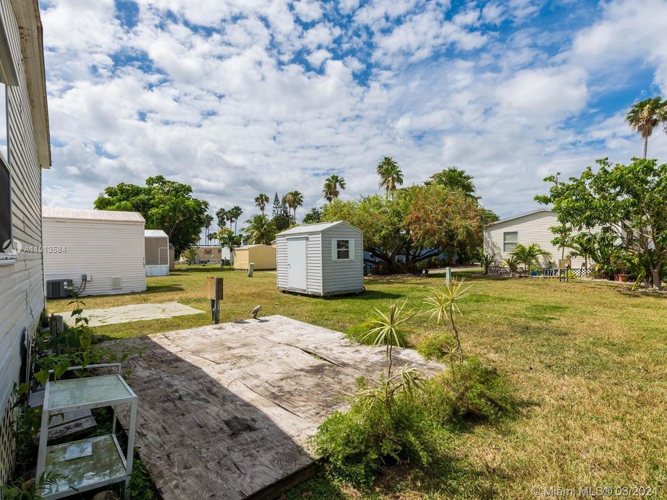 Vendido Recientemente: $75,000 (3 camas, 2 baños, 5169 Pies cuadrados)