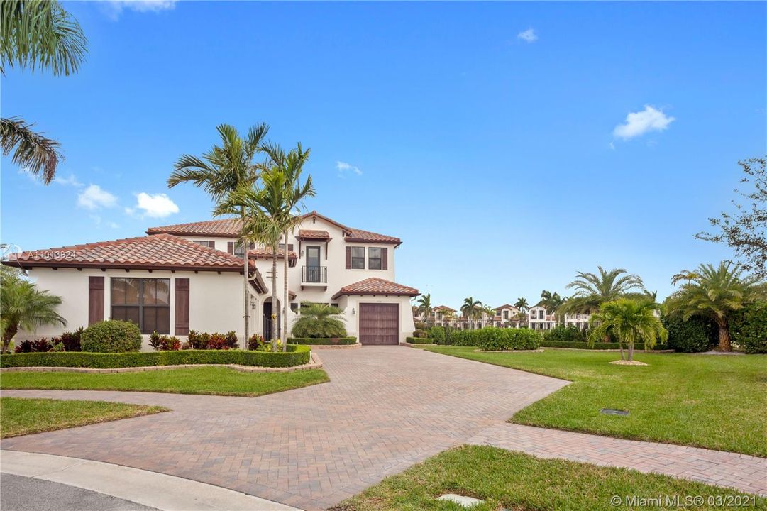 Recently Sold: $1,200,000 (5 beds, 5 baths, 4110 Square Feet)