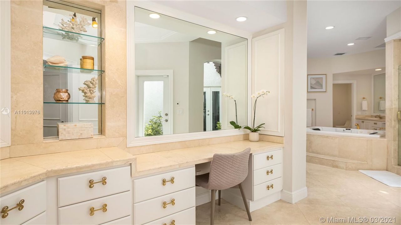 Недавно продано: $3,195,000 (7 спален, 7 ванн, 7617 Квадратных фут)