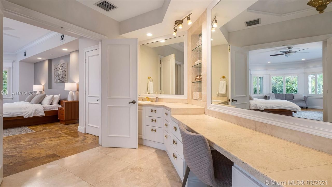 Недавно продано: $3,195,000 (7 спален, 7 ванн, 7617 Квадратных фут)