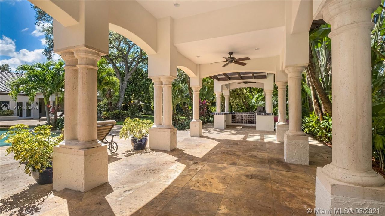 Недавно продано: $3,195,000 (7 спален, 7 ванн, 7617 Квадратных фут)