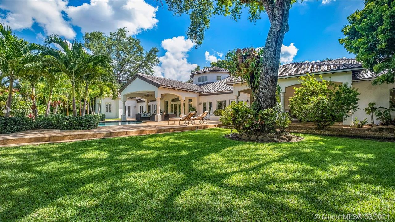 Недавно продано: $3,195,000 (7 спален, 7 ванн, 7617 Квадратных фут)