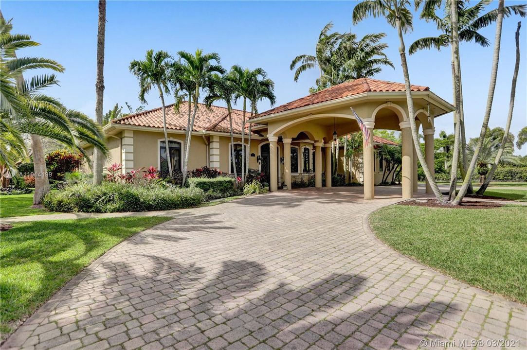 Recently Sold: $1,200,000 (4 beds, 4 baths, 3805 Square Feet)