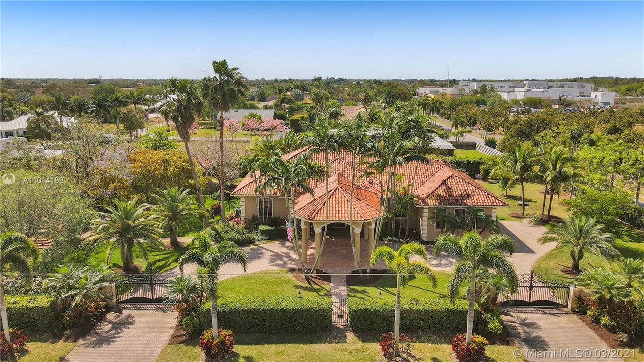 Recently Sold: $1,200,000 (4 beds, 4 baths, 3805 Square Feet)