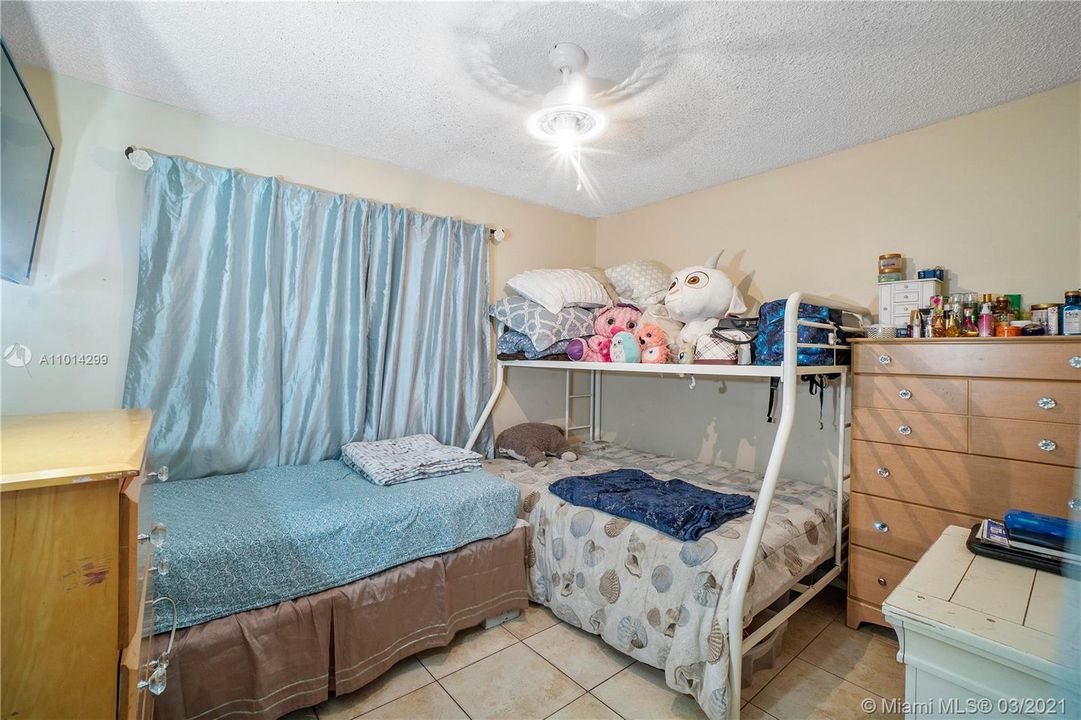 Vendido Recientemente: $485,000 (0 camas, 0 baños, 2225 Pies cuadrados)