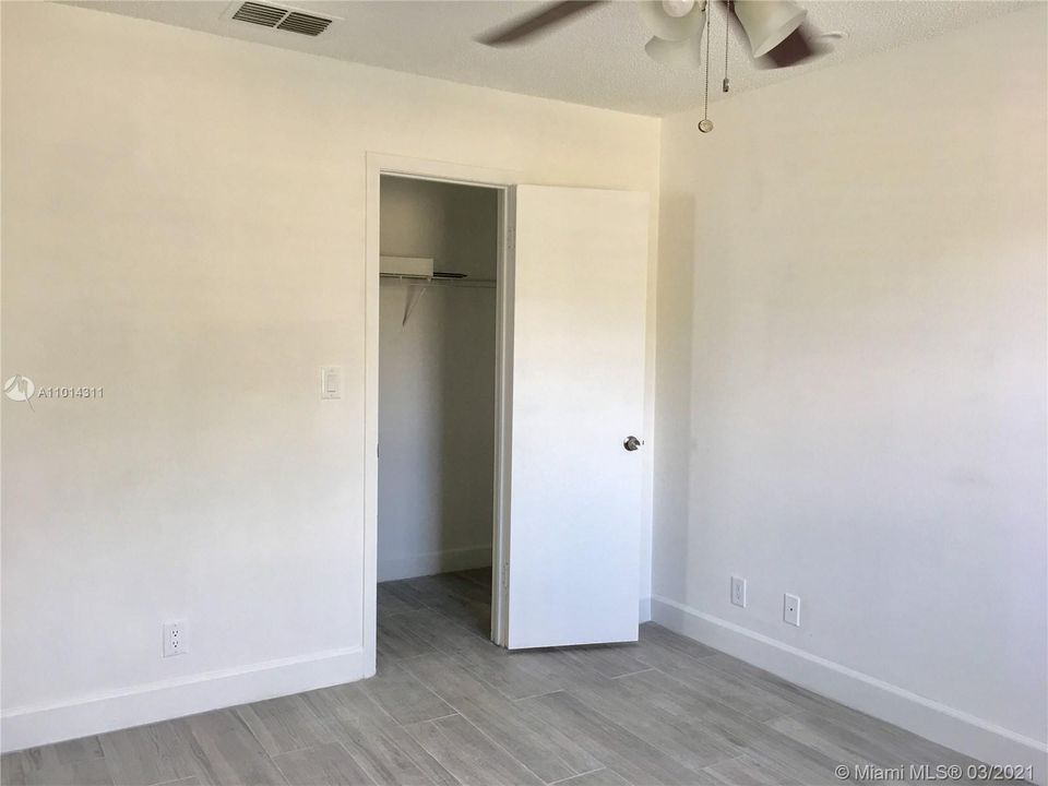 Recently Rented: $2,400 (3 beds, 2 baths, 0 Square Feet)