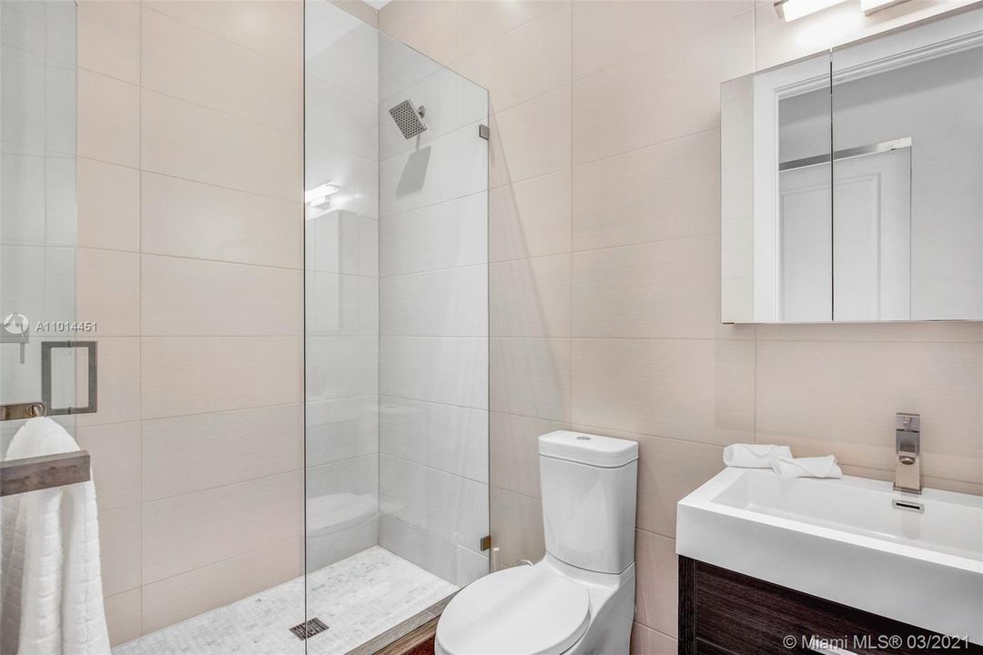 Недавно арендовано: $90,000 (11 спален, 12 ванн, 10114 Квадратных фут)