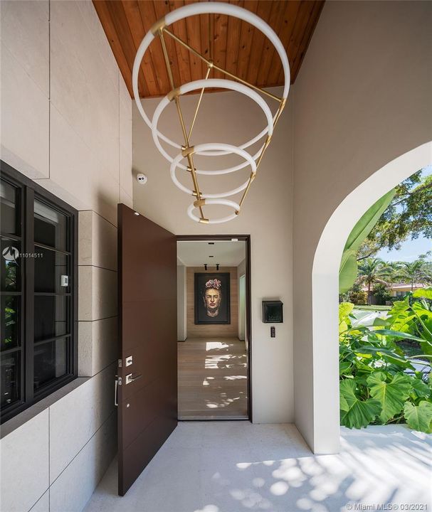 Recently Sold: $2,790,000 (4 beds, 4 baths, 2590 Square Feet)